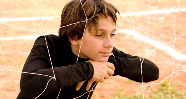 RESENHA CRÍTICA: Meninos de Kichute RESENHA CRÍTICA: Meninos de Kichute