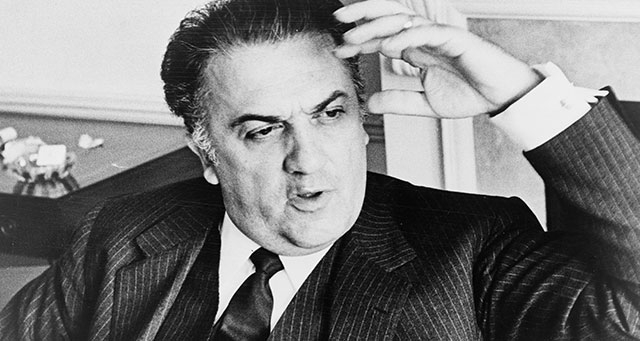 Os Urrros de Casanova Entre os Urros de Fellini Os Urrros de Casanova Entre os Urros de Fellini