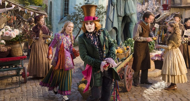 RESENHA CRÍTICA: Alice Através do Espelho (Alice Through the Looking Glass)