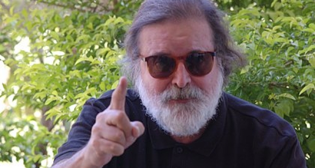O Critico Andre Setaro O Critico Andre Setaro