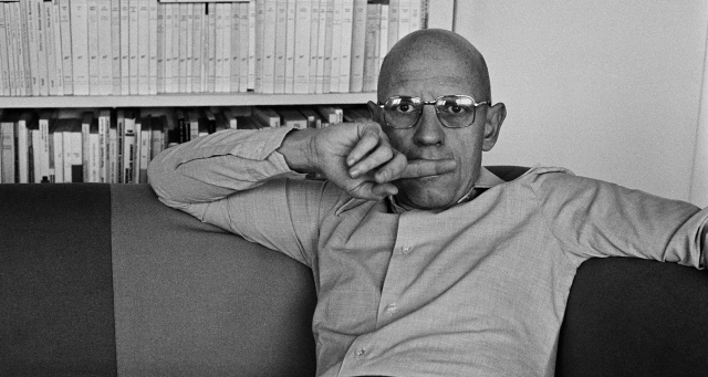 Em Foucault, as Relacoes Entre a Loucura e a Sanidade Em Foucault, as Relacoes Entre a Loucura e a Sanidade