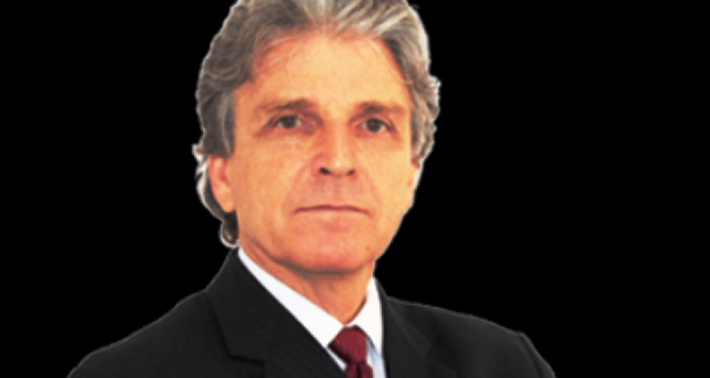 Alabarse Dirige Schwartsmann: Rigor e Humanismo Alabarse Dirige Schwartsmann: Rigor e Humanismo