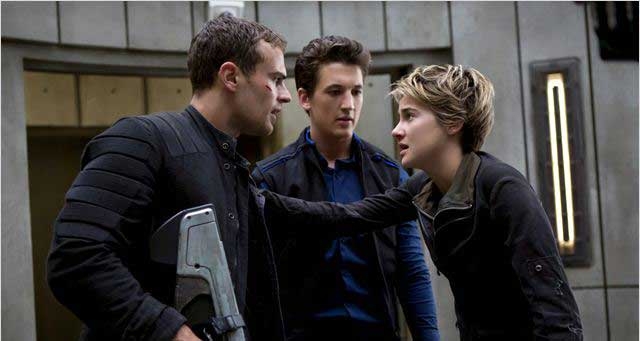 RESENHA CRÍTICA: Série Divergente: Insurgente