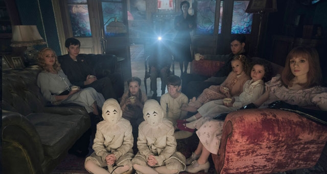 RESENHA CRÍTICA: Lar das Crianças Peculiares, O (Miss Peregrine´s Home for Peculiar Children) RESENHA CRÍTICA: Lar das Crianças Peculiares, O (Miss Peregrine´s Home for Peculiar Children)