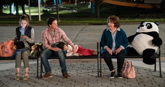 RESENHA CRÍTICA: De Repente uma Família (Instant Family) RESENHA CRÍTICA: De Repente uma Família (Instant Family)