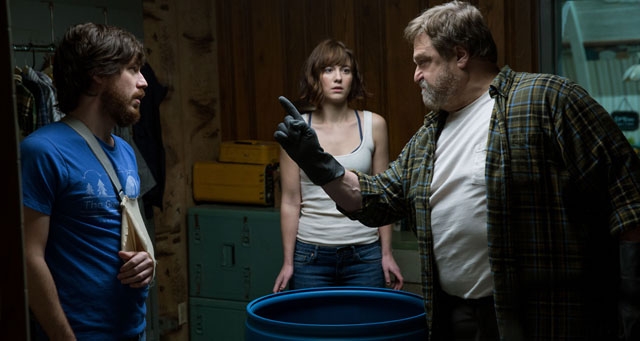 RESENHA CRÍTICA: Rua Cloverfield 10 (10 Cloverfield Lane) RESENHA CRÍTICA: Rua Cloverfield 10 (10 Cloverfield Lane)